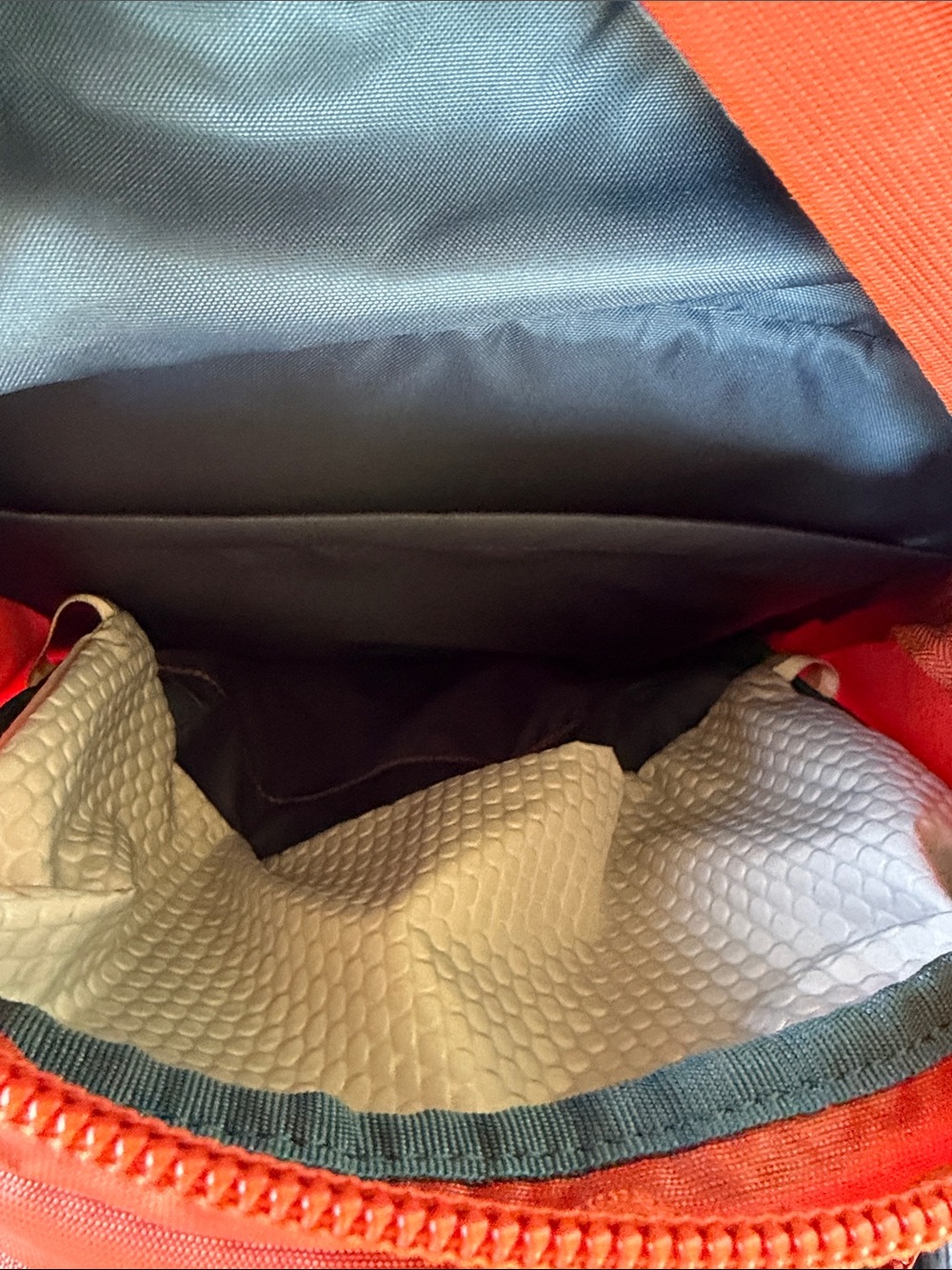 OSPREY Orange w/ Blue Accents Tropos Backpack/Daypack - Picture 5 of 8